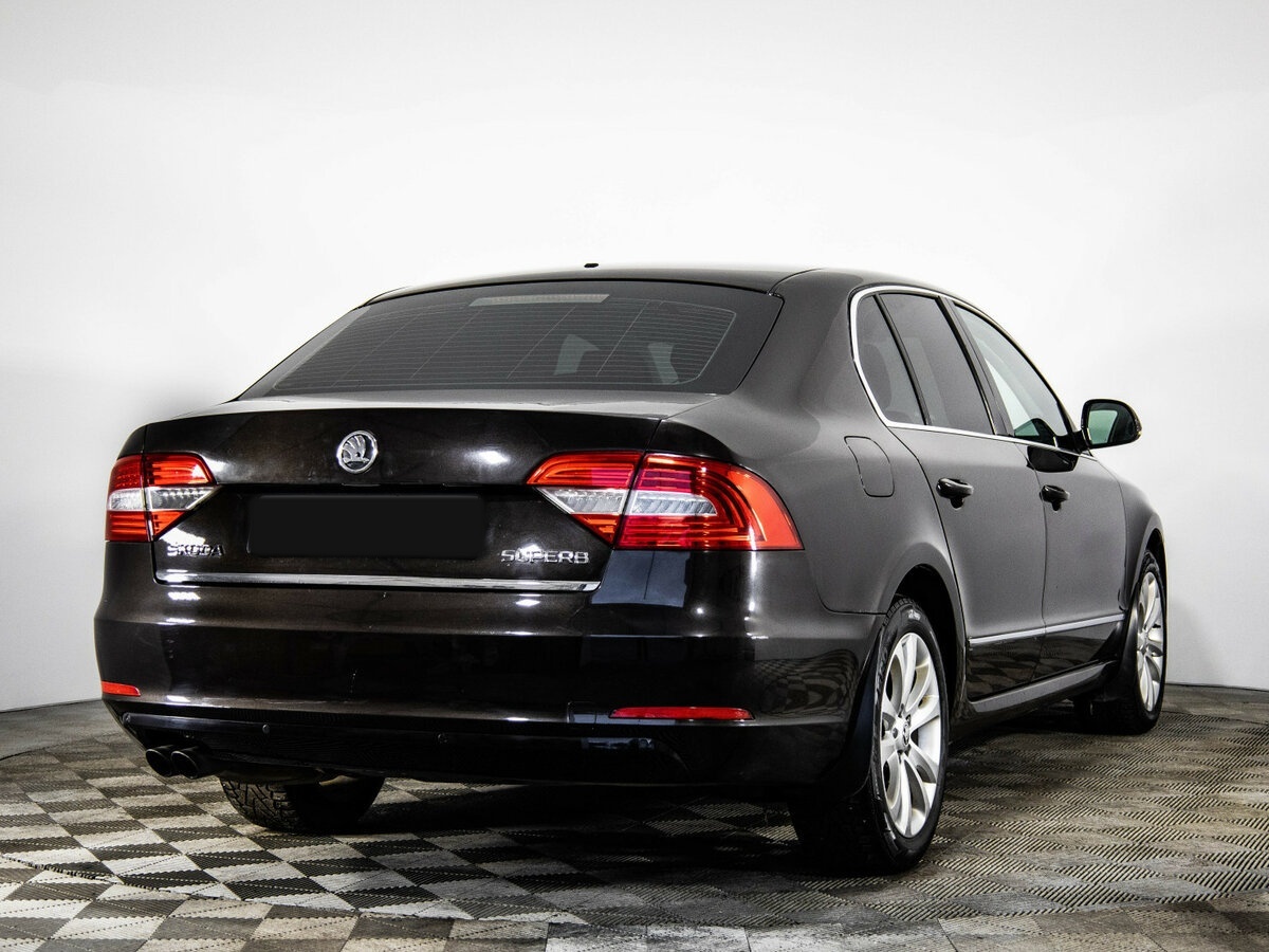 Skoda Superb с пробегом — 2014 год. Фото: #3