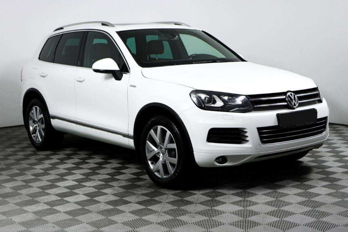 Volkswagen Touareg с пробегом — 2013 год. Фото: #2