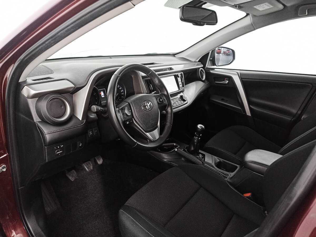 Toyota RAV4 с пробегом — 2019 год. Фото: #15