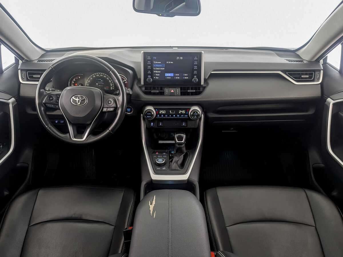 Toyota RAV4 с пробегом — 2020 год. Фото: #11