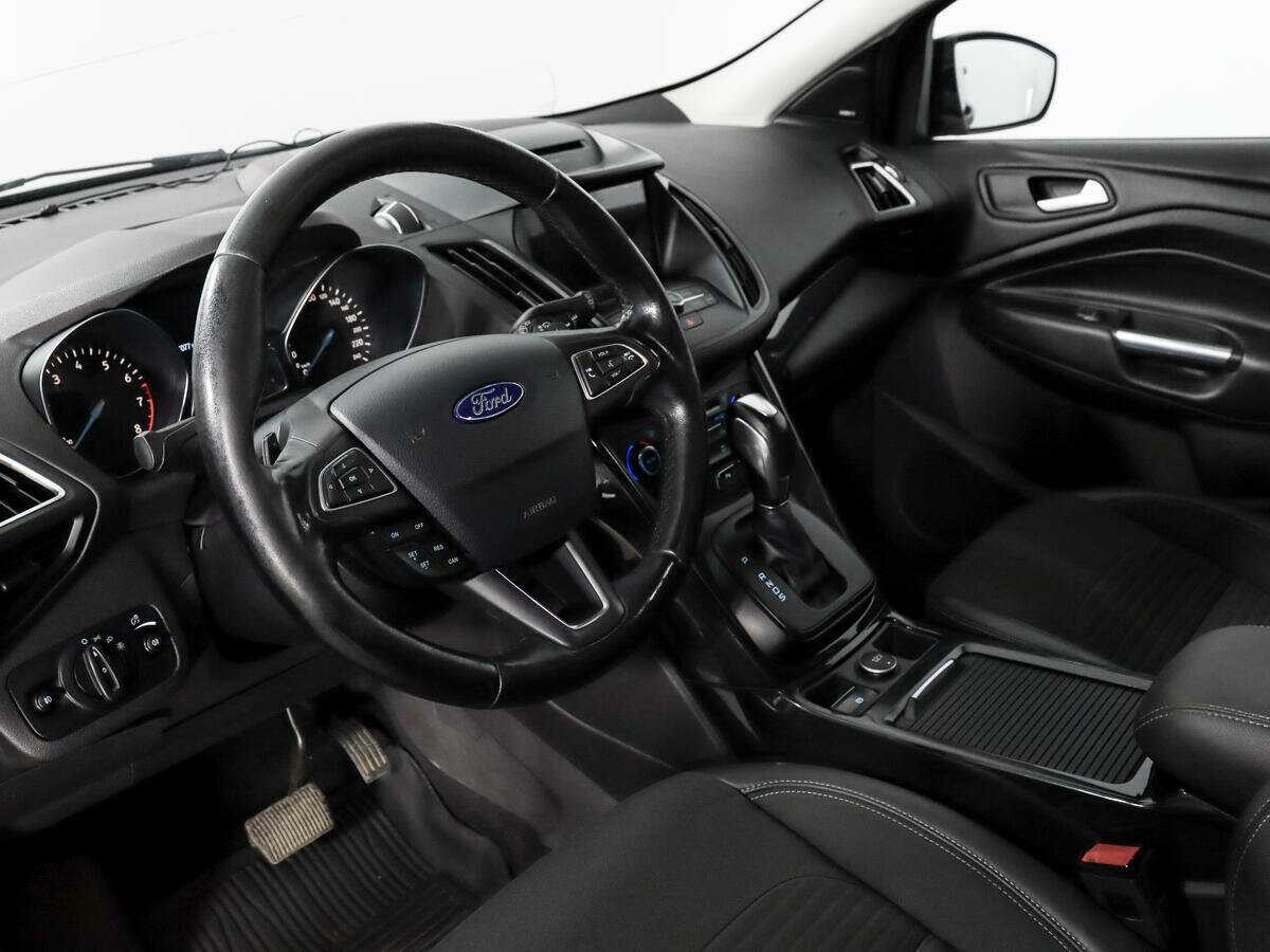 Ford Kuga с пробегом — 2017 год. Фото: #6