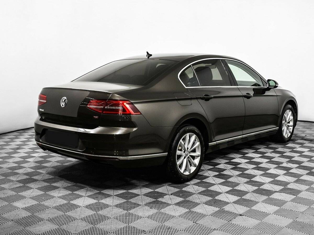 Volkswagen Passat с пробегом — 2017 год. Фото: #4