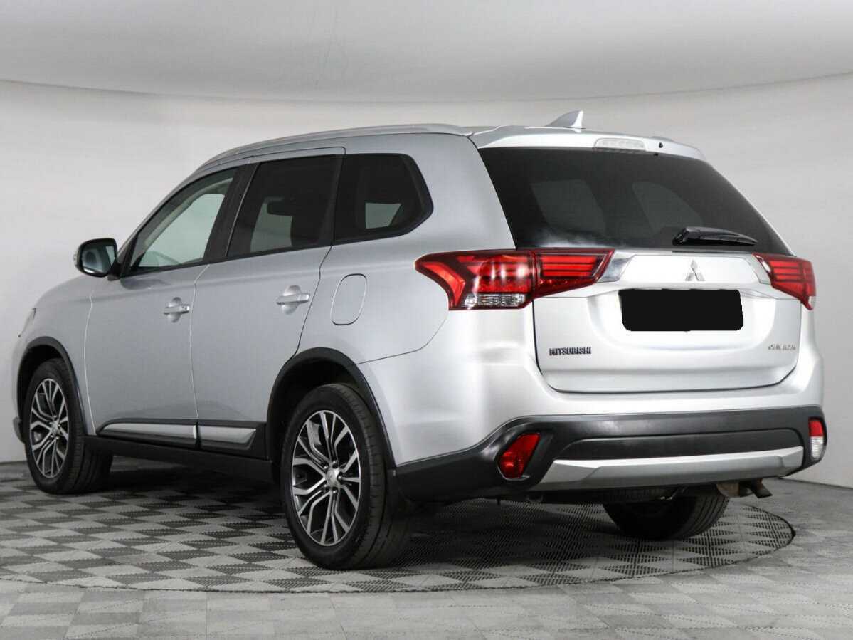 Mitsubishi Outlander с пробегом — 2017 год. Фото: #6