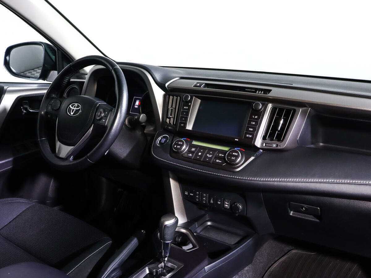 Toyota RAV4 с пробегом — 2019 год. Фото: #8
