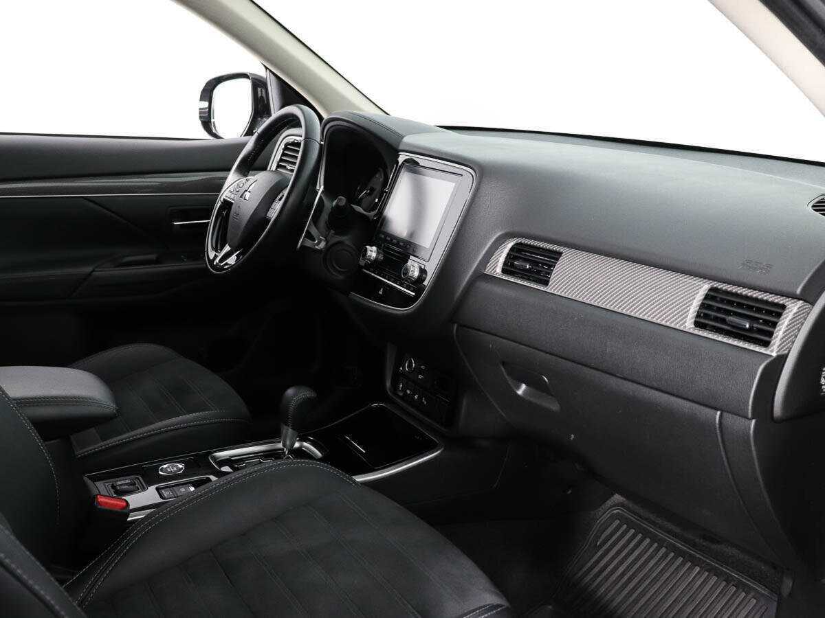 Mitsubishi Outlander с пробегом — 2022 год. Фото: #8
