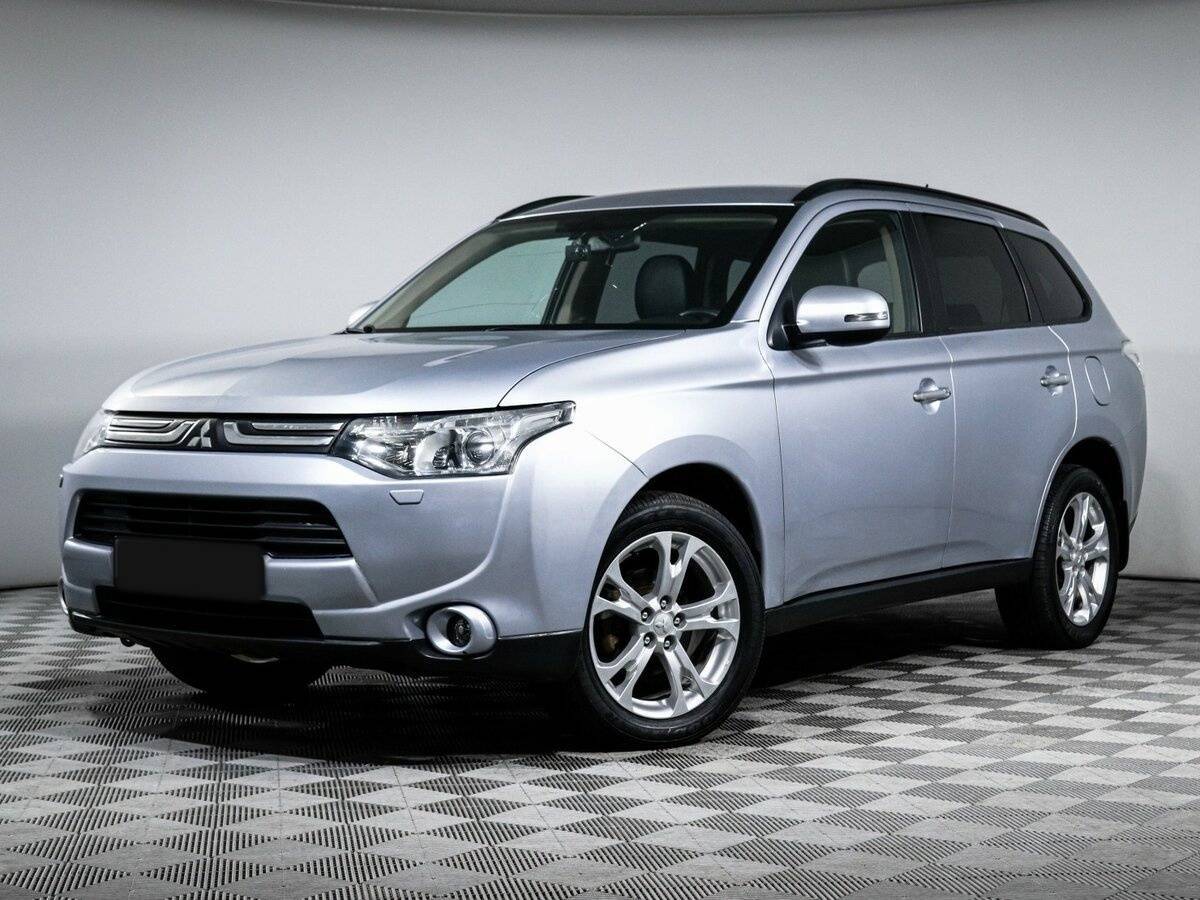 Mitsubishi Outlander с пробегом — 2012 год. Фото: #0