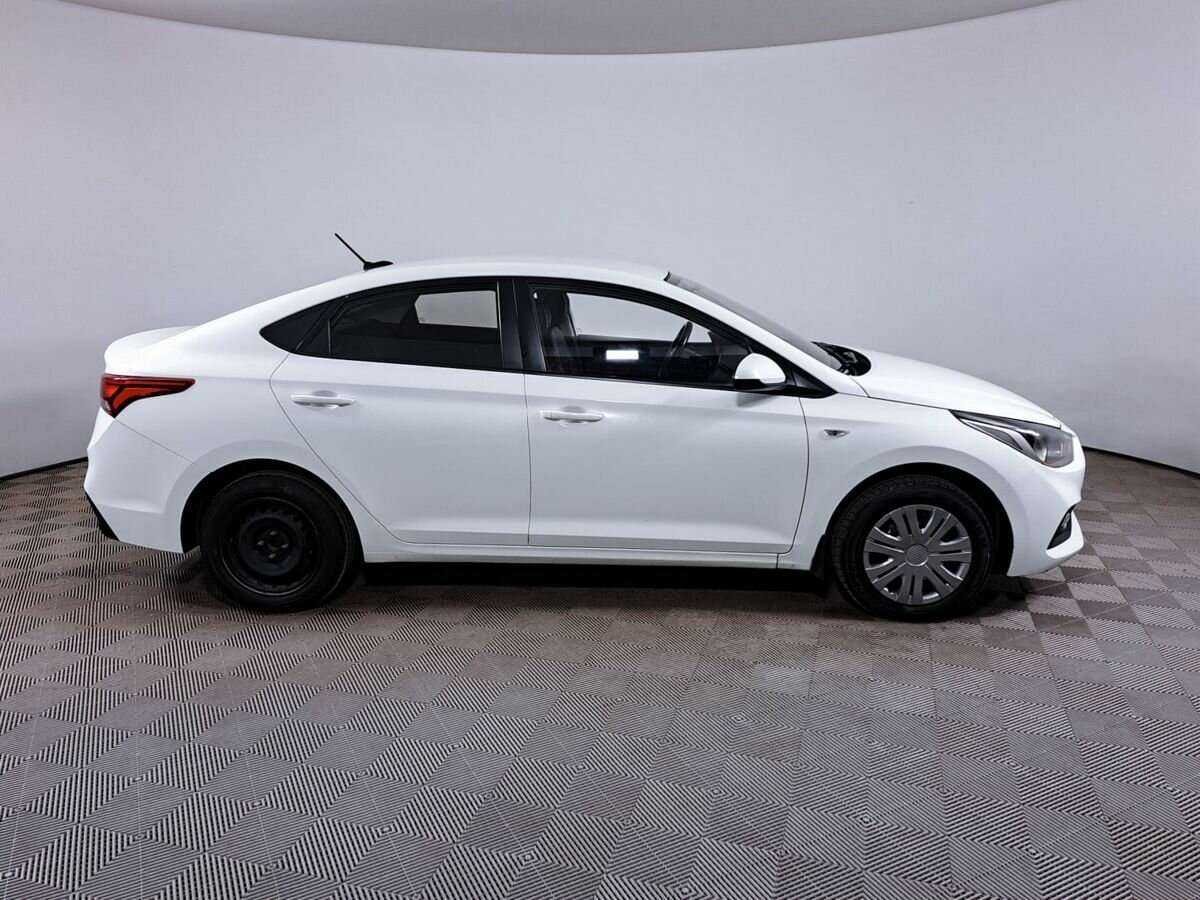 Hyundai Solaris с пробегом — 2017 год. Фото: #3