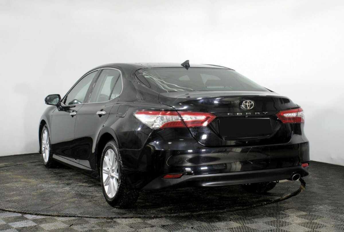 Toyota Camry с пробегом — 2020 год. Фото: #6