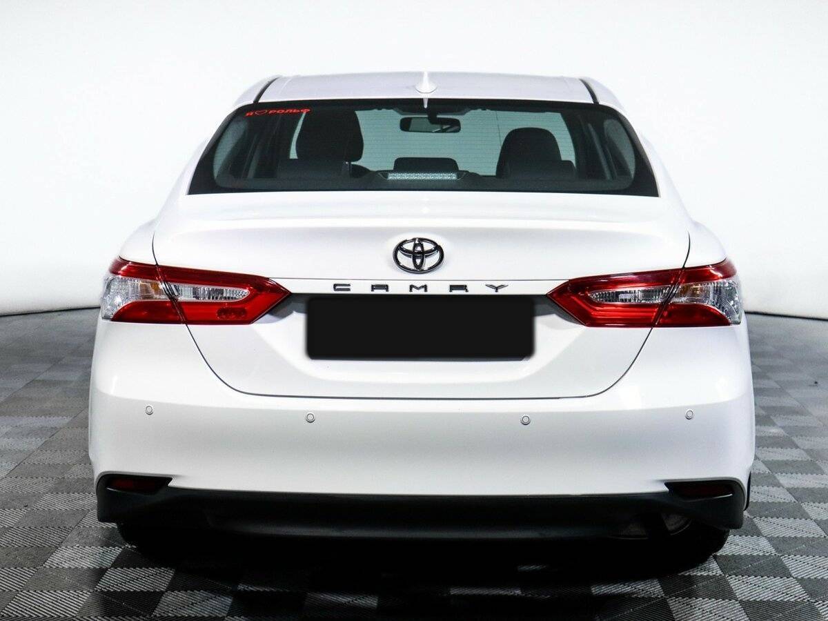 Toyota Camry с пробегом — 2021 год. Фото: #5