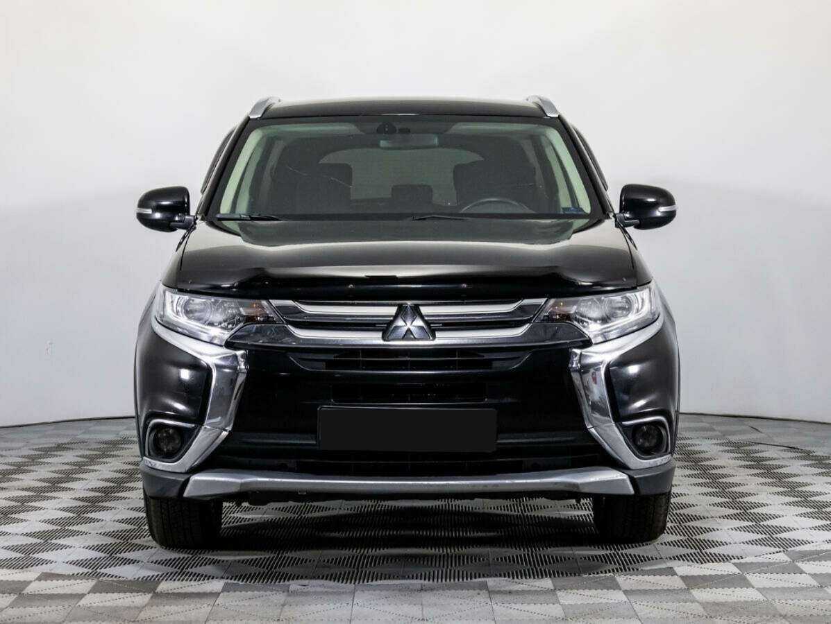 Mitsubishi Outlander с пробегом — 2017 год. Фото: #1