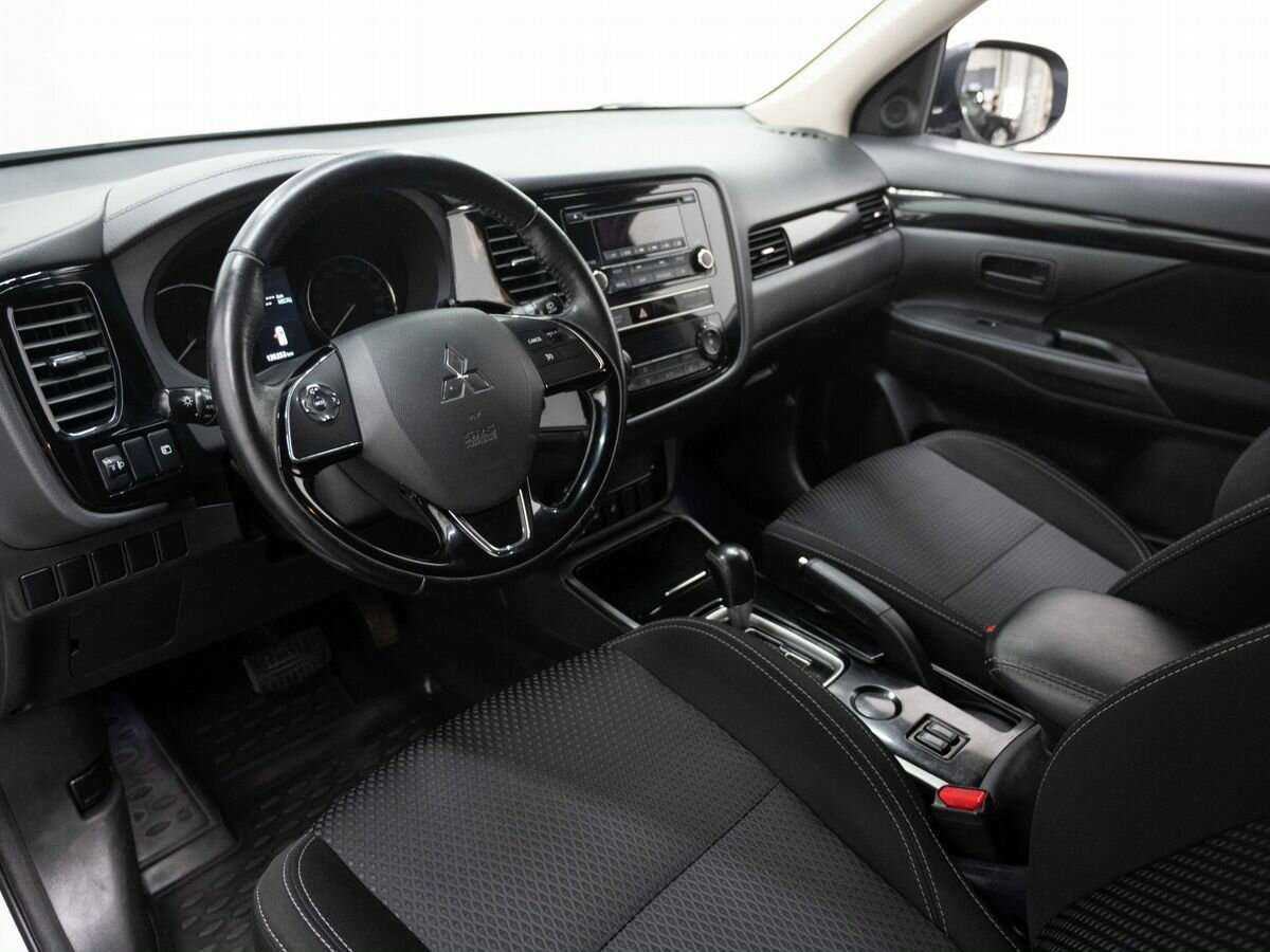 Mitsubishi Outlander с пробегом — 2019 год. Фото: #6