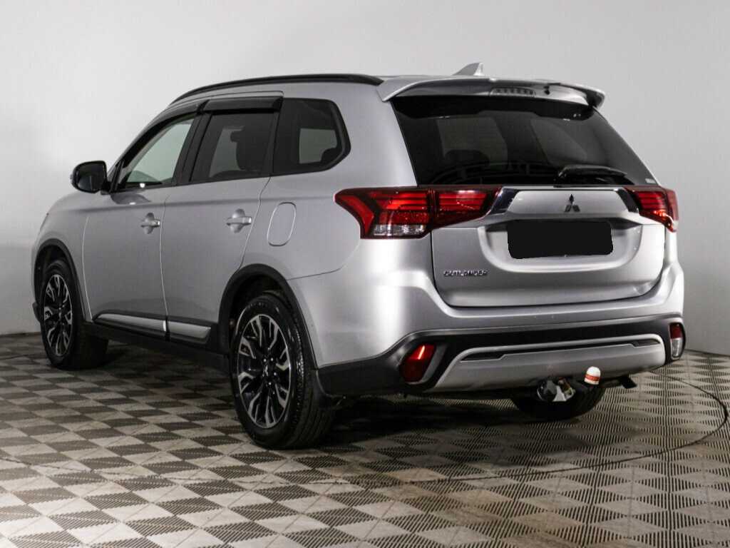 Mitsubishi Outlander с пробегом — 2021 год. Фото: #6