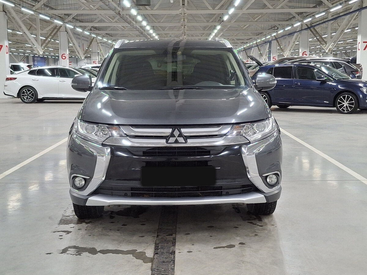 Mitsubishi Outlander с пробегом — 2015 год. Фото: #1