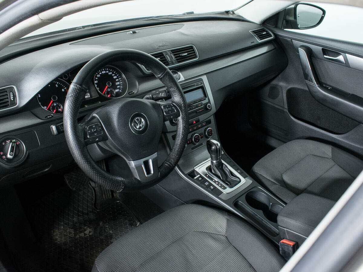 Volkswagen Passat с пробегом — 2012 год. Фото: #12