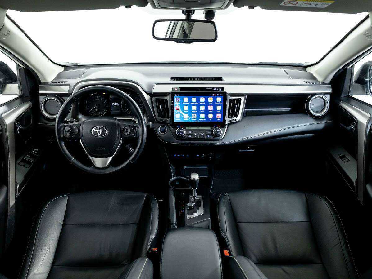 Toyota RAV4 с пробегом — 2018 год. Фото: #8