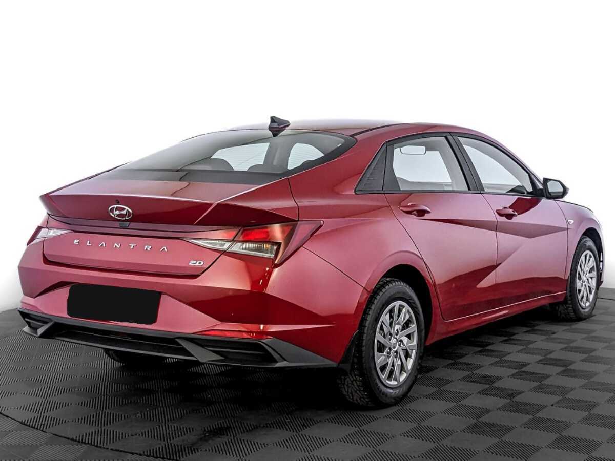 Hyundai Elantra с пробегом — 2021 год. Фото: #4