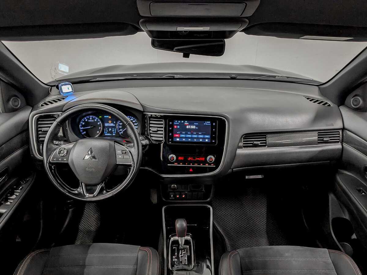 Mitsubishi Outlander с пробегом — 2021 год. Фото: #13