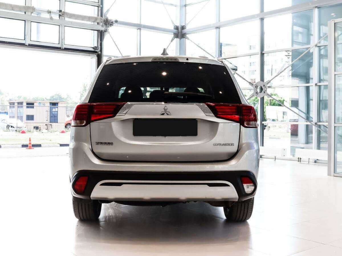 Mitsubishi Outlander с пробегом — 2019 год. Фото: #5