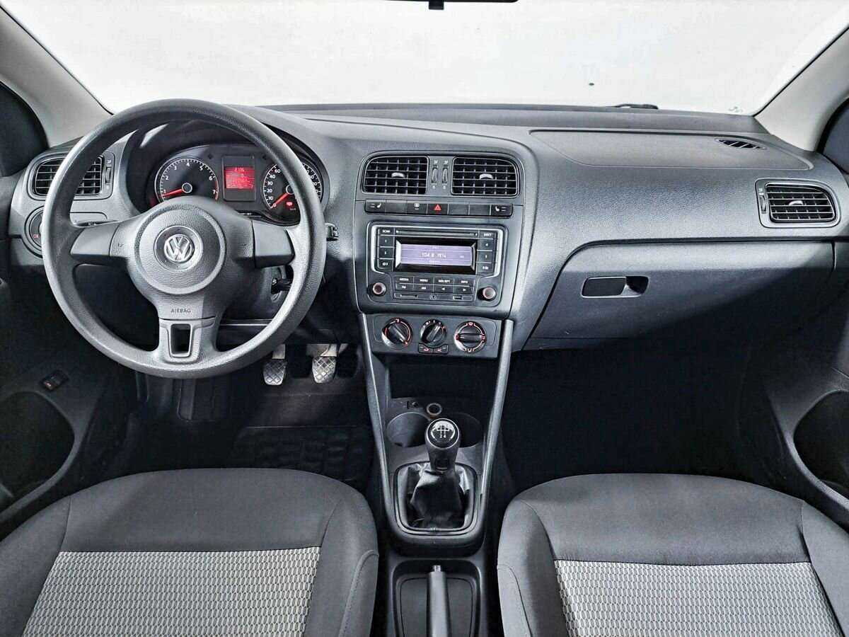 Volkswagen Polo с пробегом — 2014 год. Фото: #11