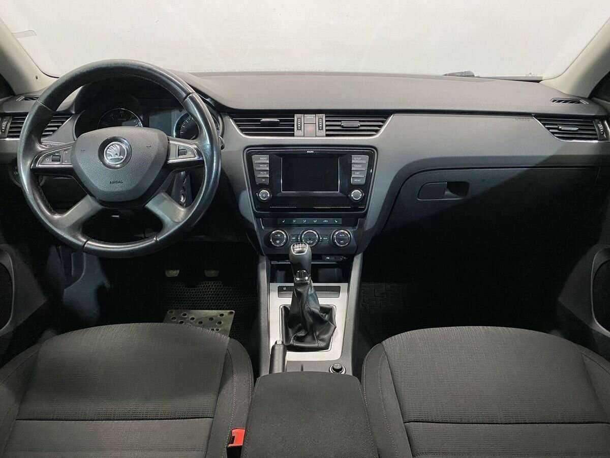 Skoda Octavia с пробегом — 2013 год. Фото: #10