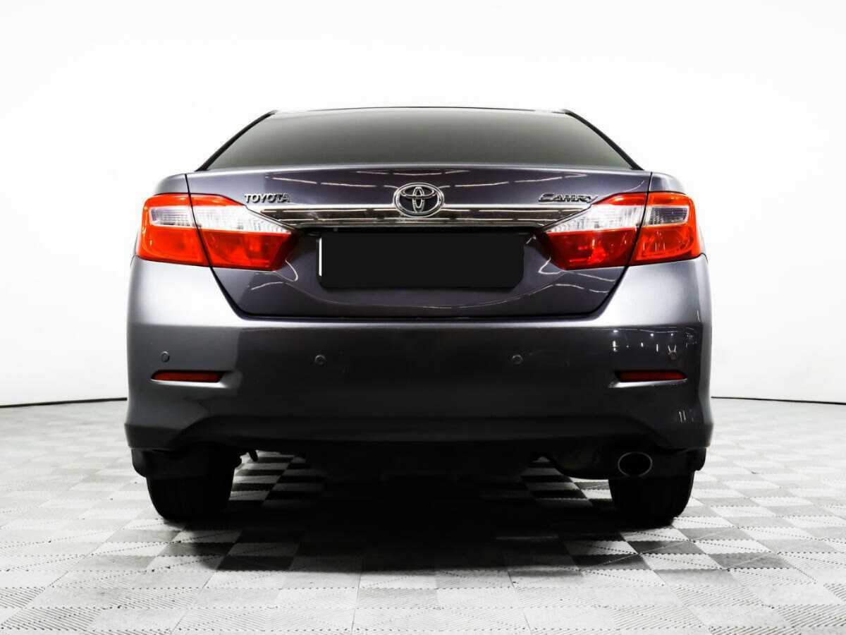 Toyota Camry с пробегом — 2012 год. Фото: #4
