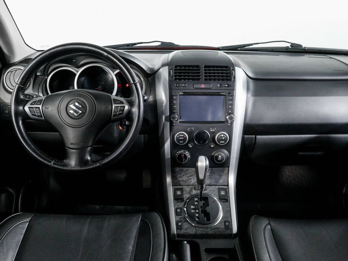 Suzuki Grand Vitara с пробегом — 2013 год. Фото: #8
