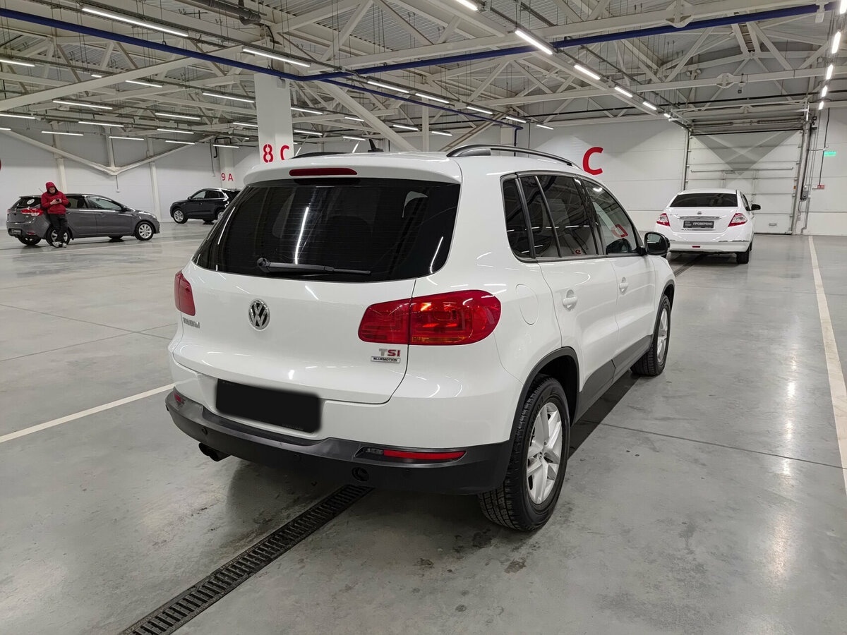 Volkswagen Tiguan с пробегом — 2015 год. Фото: #4