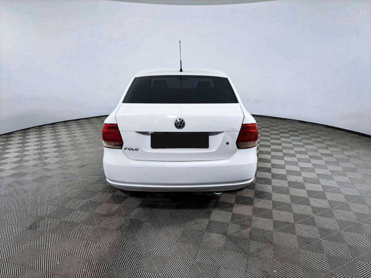 Volkswagen Polo с пробегом — 2012 год. Фото: #4
