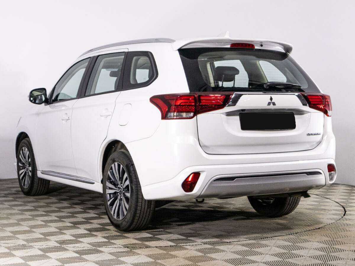Mitsubishi Outlander с пробегом — 2022 год. Фото: #5