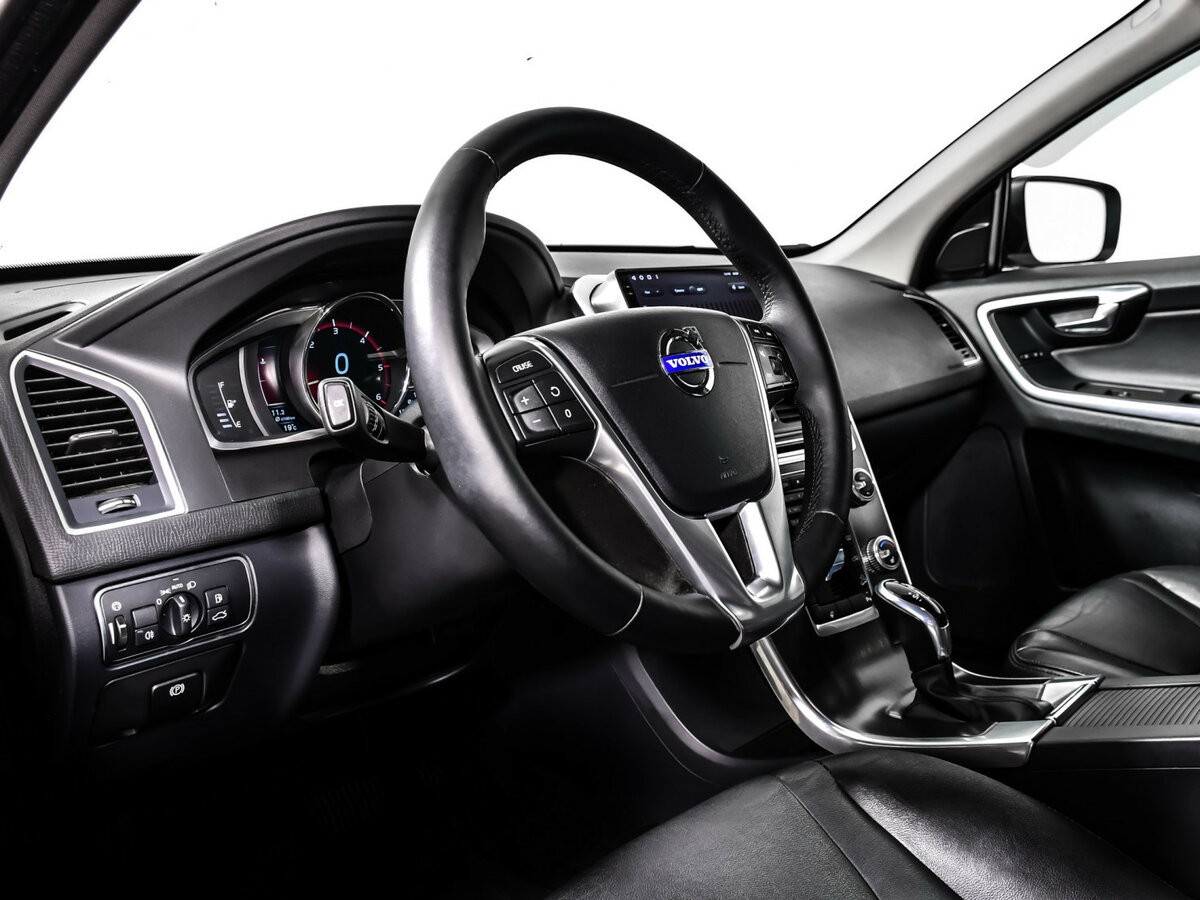 Volvo XC60 с пробегом — 2015 год. Фото: #12