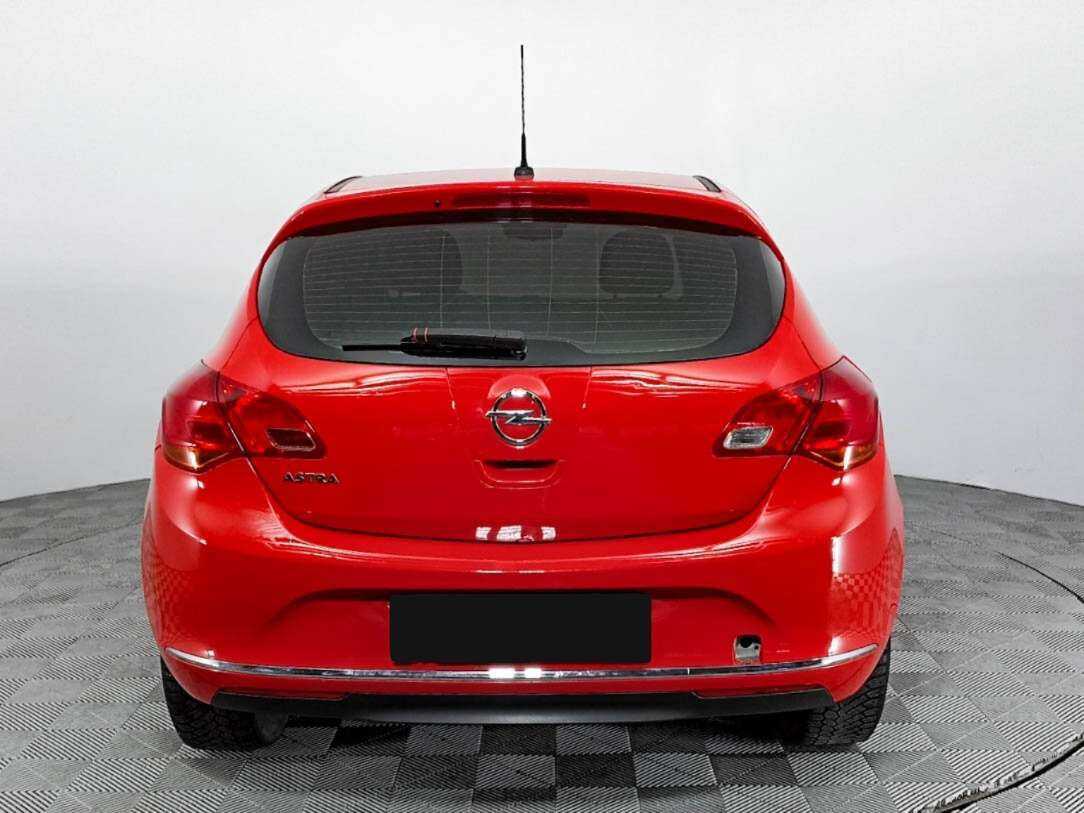 Opel Astra с пробегом — 2012 год. Фото: #4