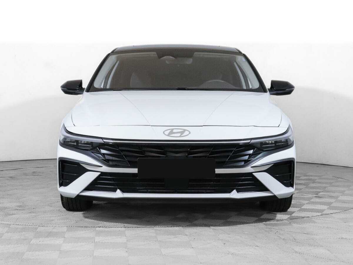 Hyundai Elantra с пробегом — 2024 год. Фото: #0