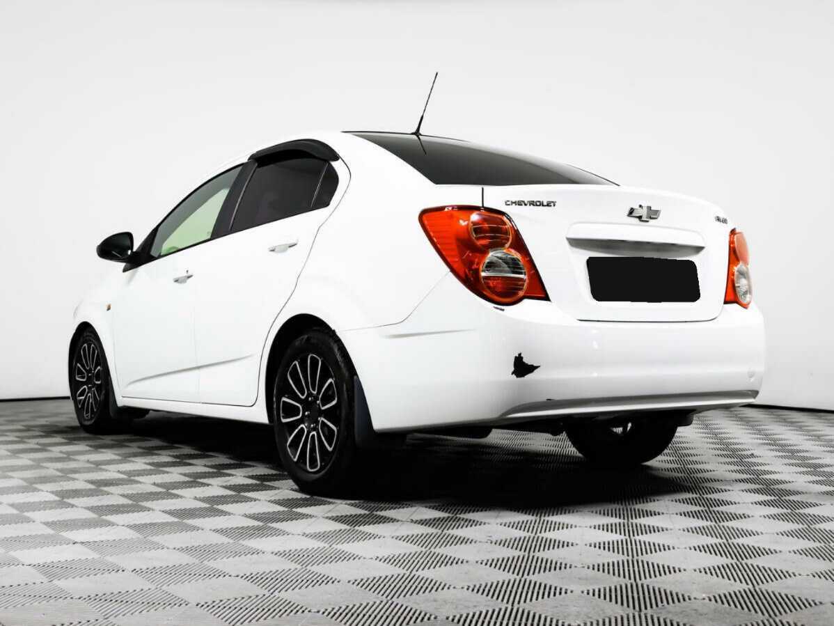 Chevrolet Aveo с пробегом — 2014 год. Фото: #6