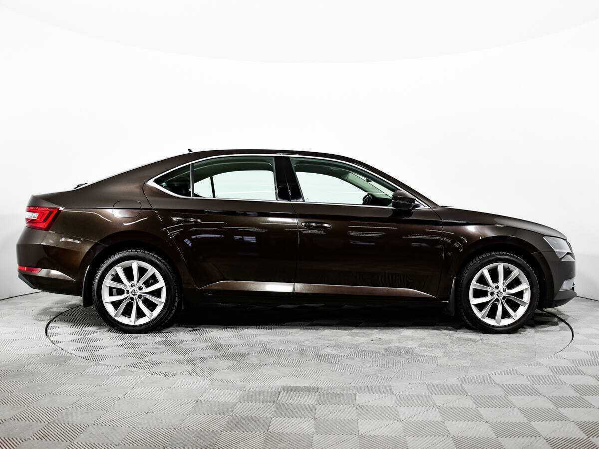 Skoda Superb с пробегом — 2016 год. Фото: #3