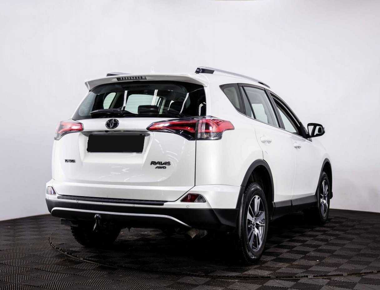 Toyota RAV4 с пробегом — 2019 год. Фото: #4