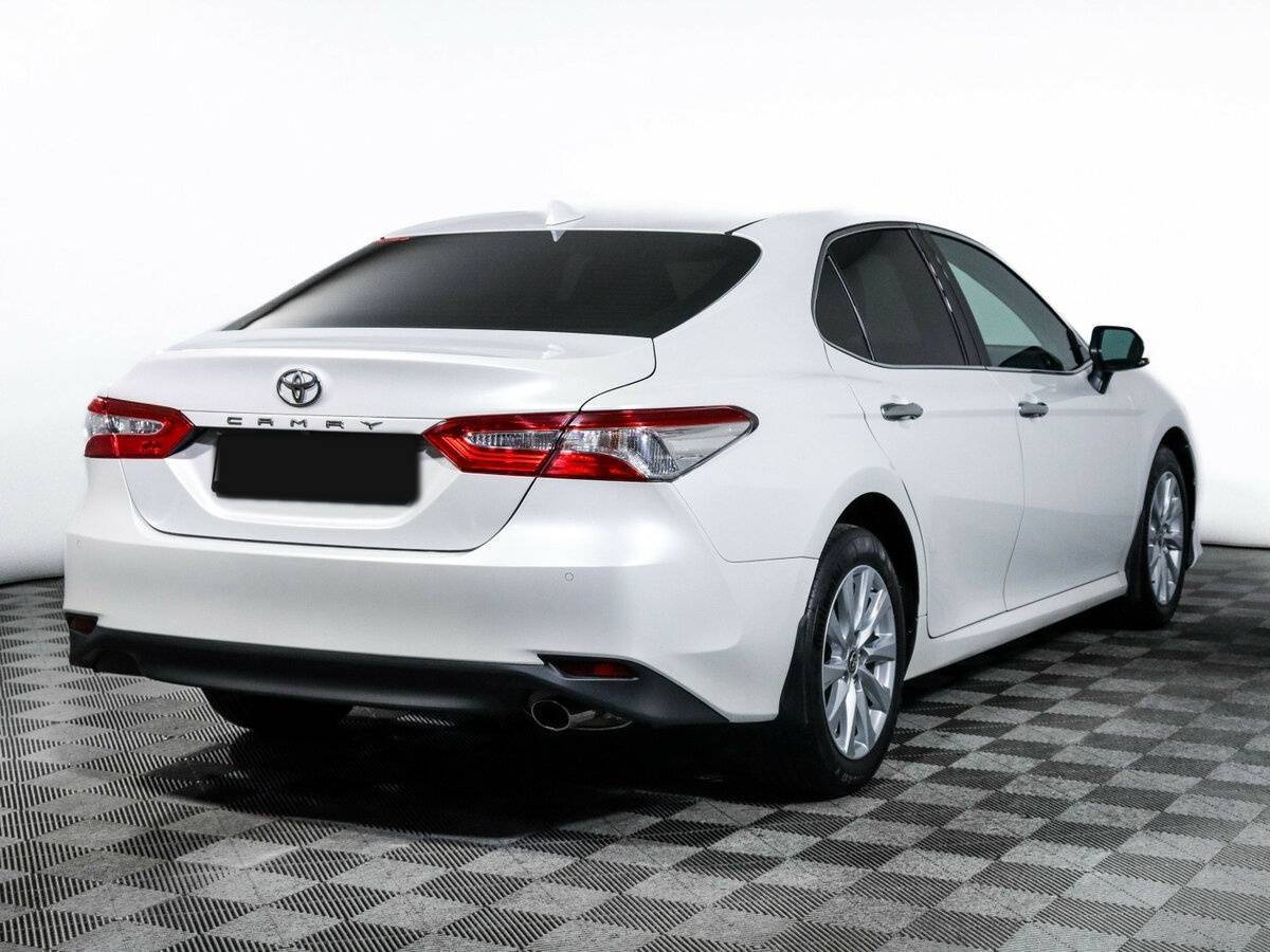 Toyota Camry с пробегом — 2021 год. Фото: #4