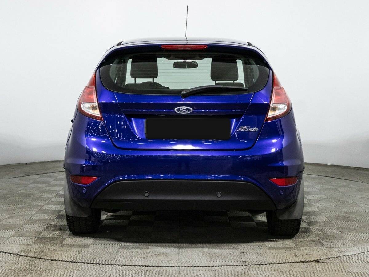 Ford Fiesta с пробегом — 2015 год. Фото: #5