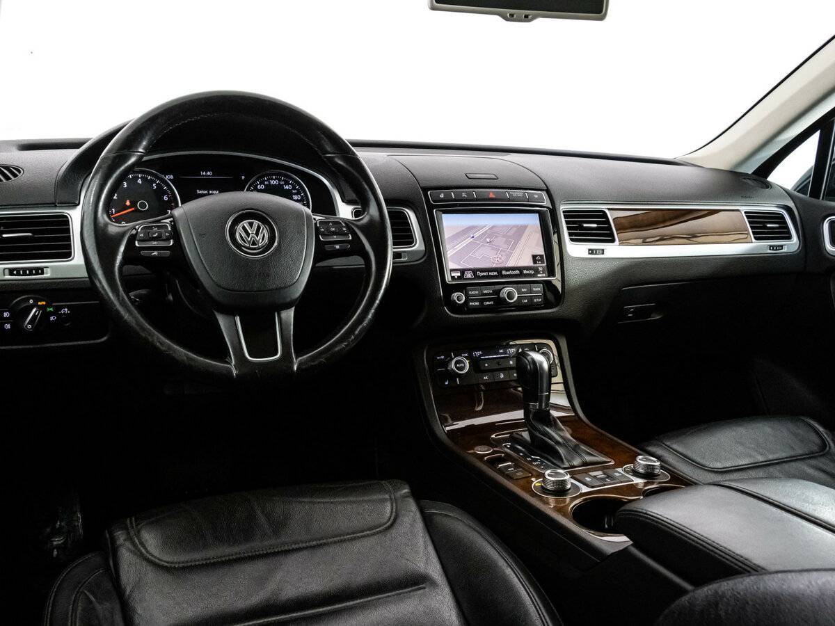Volkswagen Touareg с пробегом — 2015 год. Фото: #9