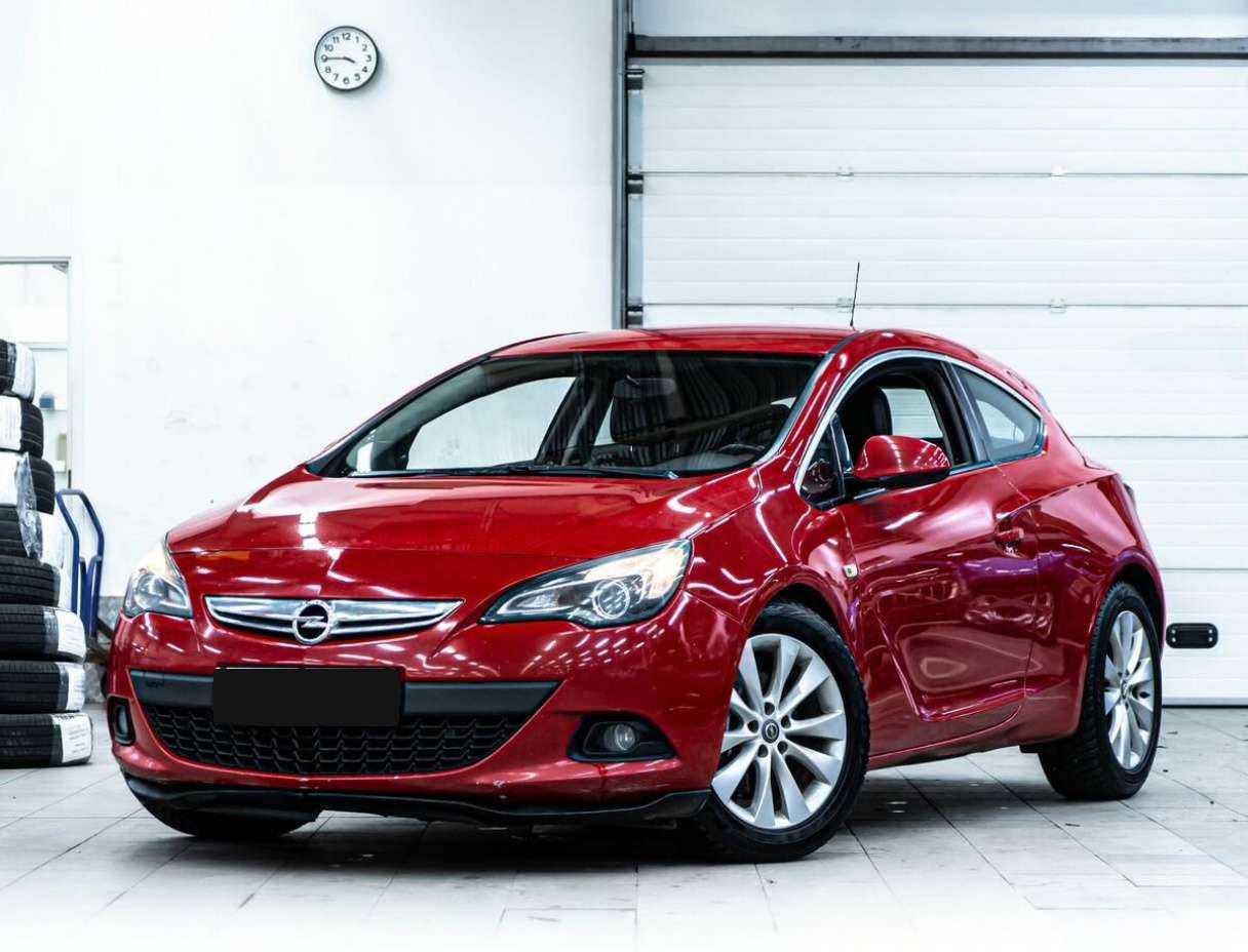 Opel Astra с пробегом — 2012 год. Фото: #0