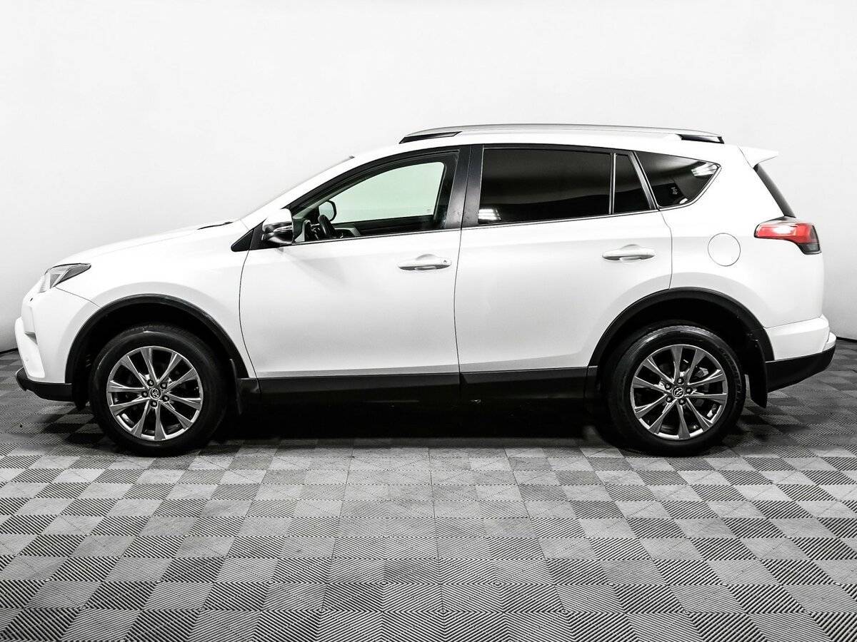Toyota RAV4 с пробегом — 2019 год. Фото: #7