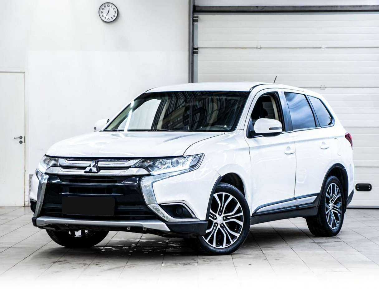 Mitsubishi Outlander с пробегом — 2015 год. Фото: #0