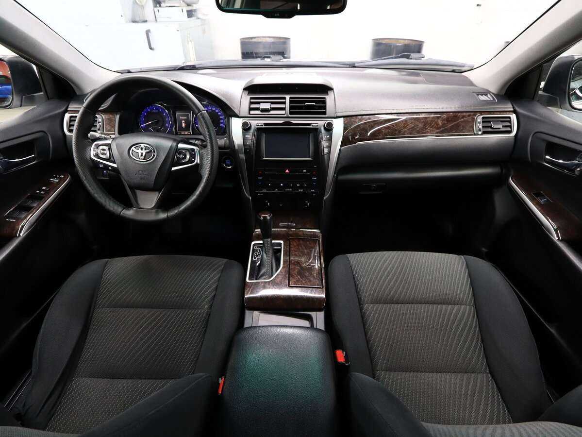 Toyota Camry с пробегом — 2016 год. Фото: #15