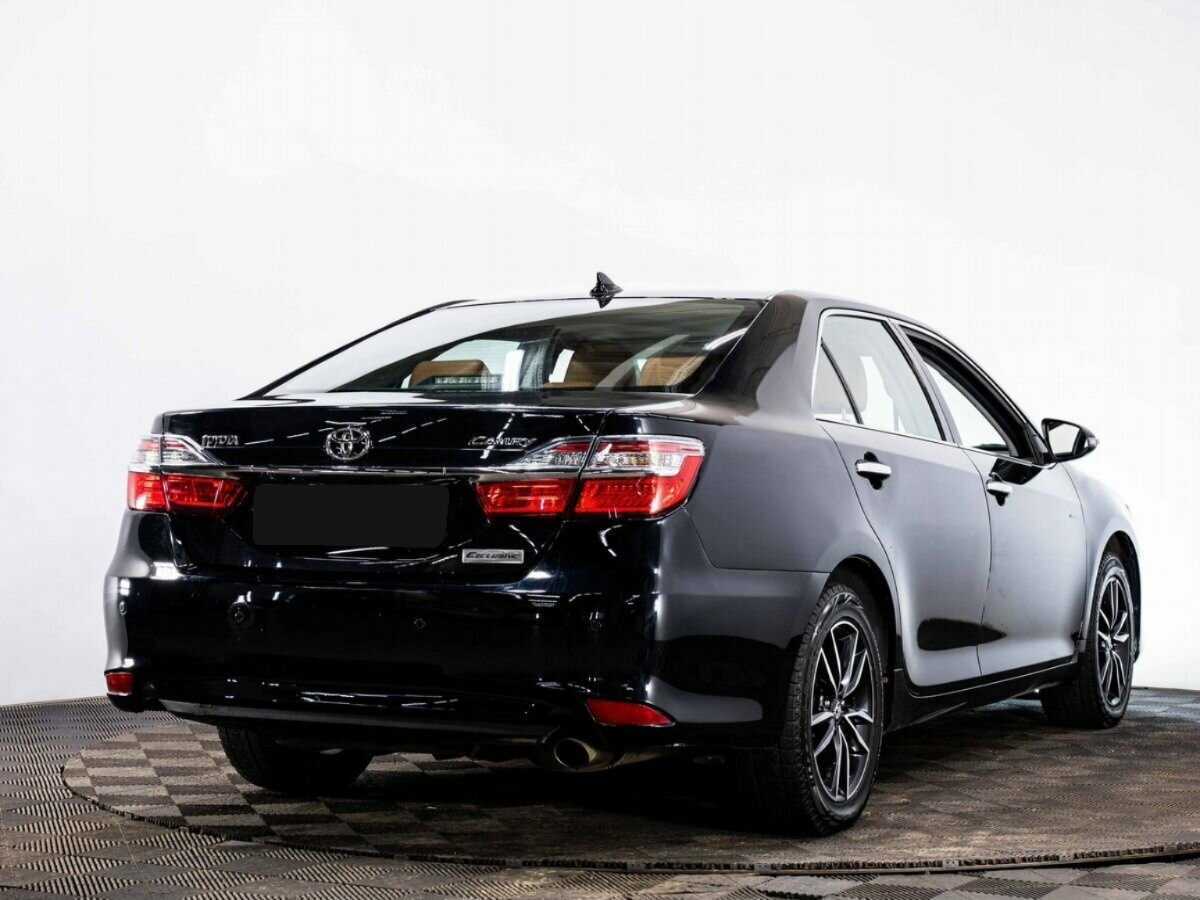 Toyota Camry с пробегом — 2017 год. Фото: #5