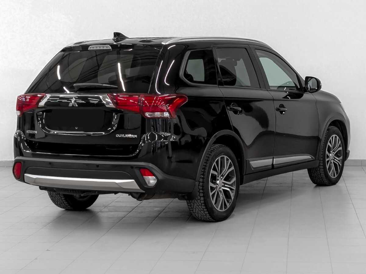 Mitsubishi Outlander с пробегом — 2018 год. Фото: #4