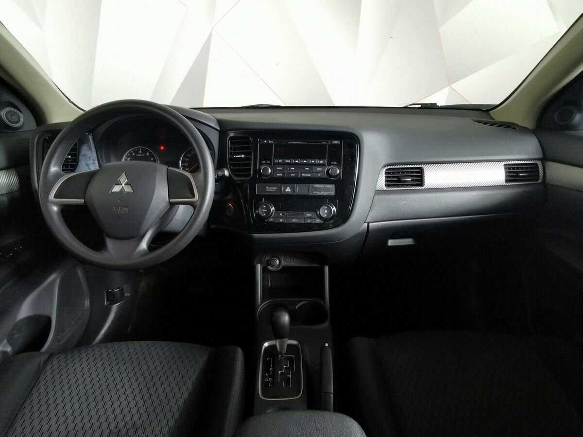 Mitsubishi Outlander с пробегом — 2014 год. Фото: #9