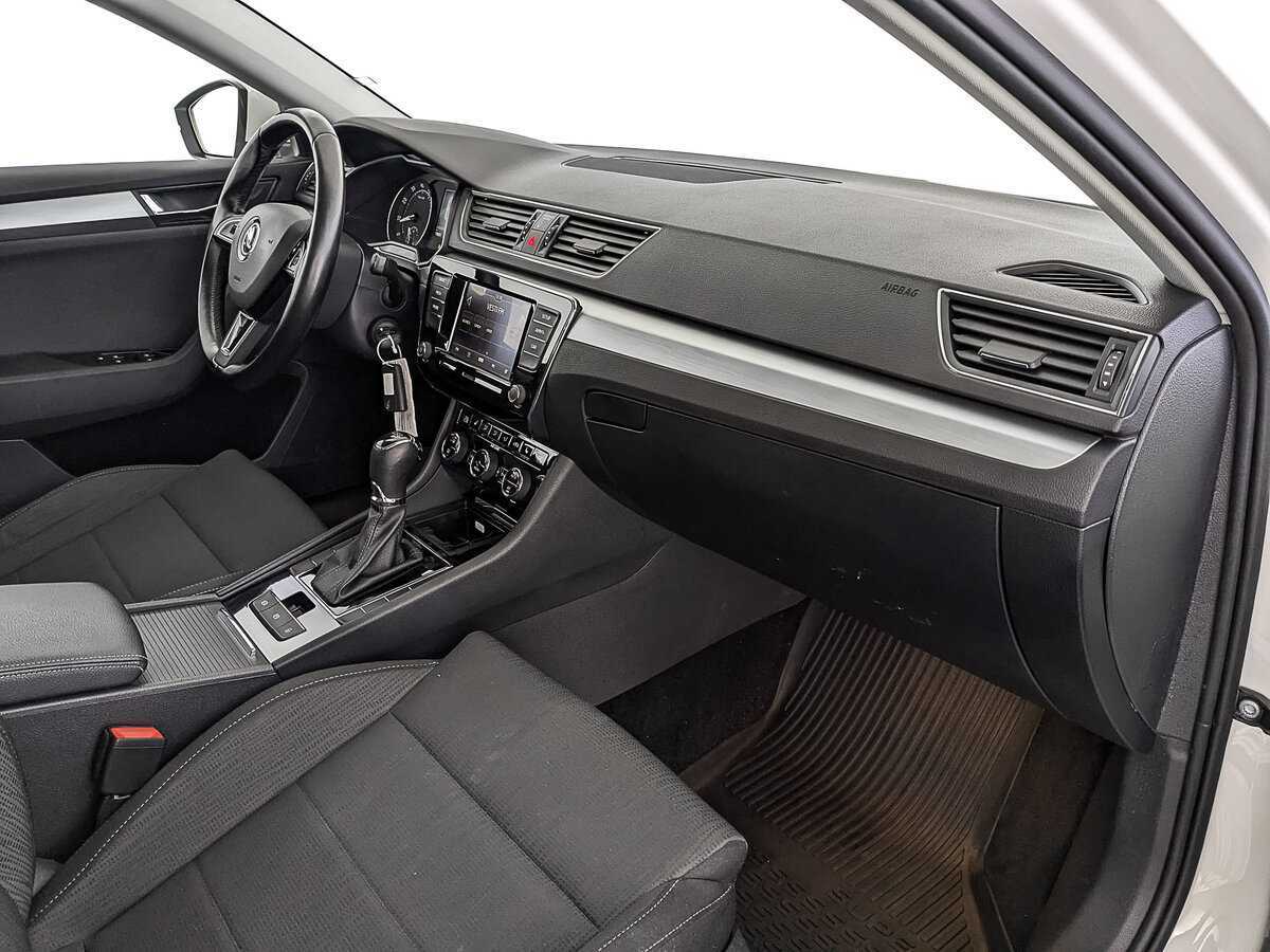 Skoda Superb с пробегом — 2017 год. Фото: #10