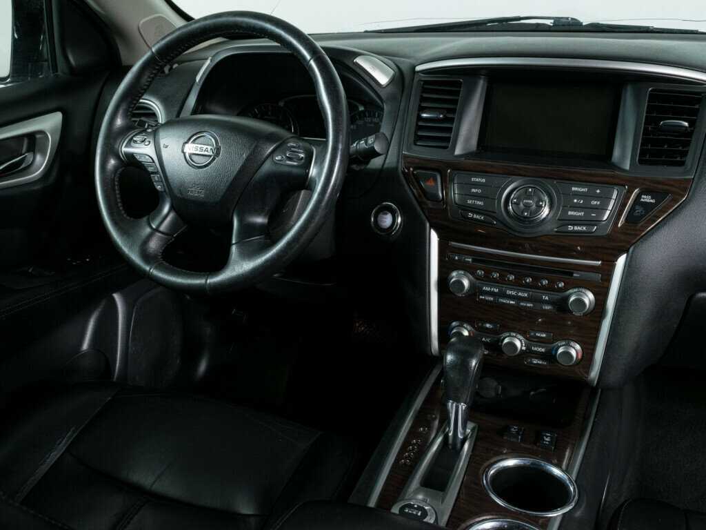 Nissan Pathfinder с пробегом — 2015 год. Фото: #12