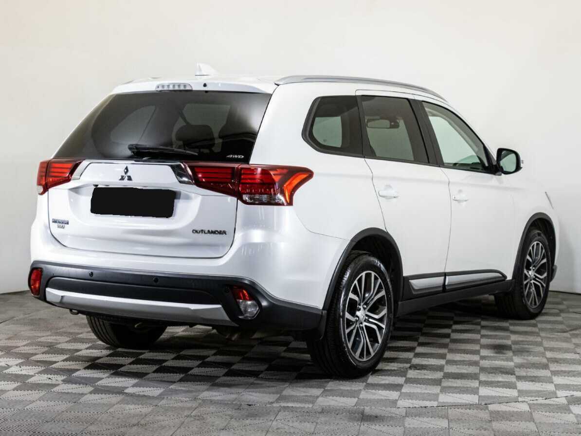 Mitsubishi Outlander с пробегом — 2017 год. Фото: #4