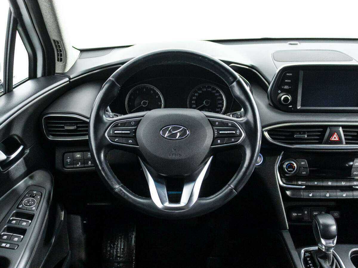Hyundai Santa Fe с пробегом — 2019 год. Фото: #13