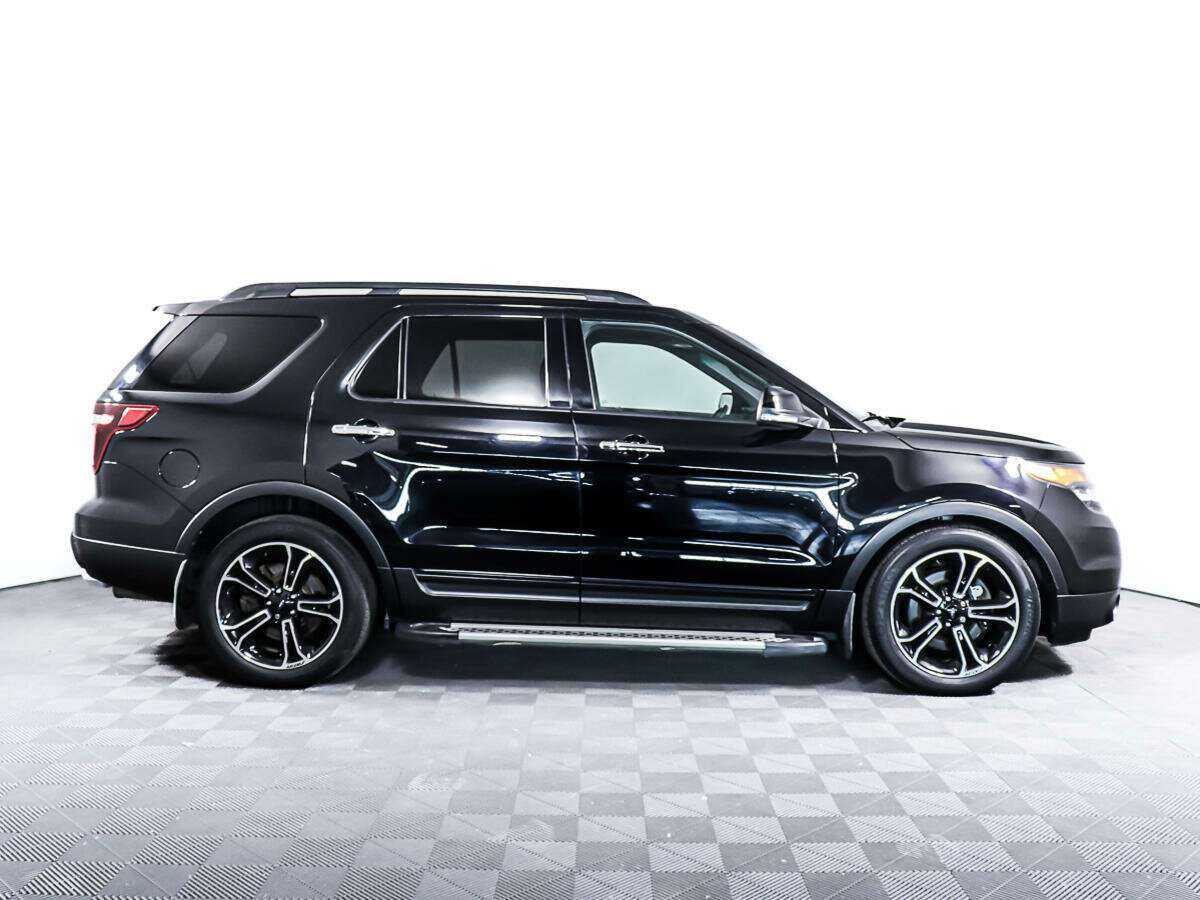Ford Explorer с пробегом — 2013 год. Фото: #3